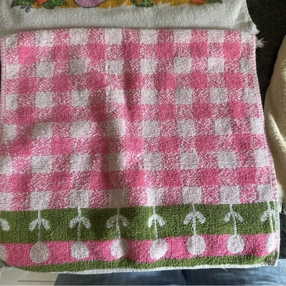 Vintage kitchen hand towels - Picture 2 of 8